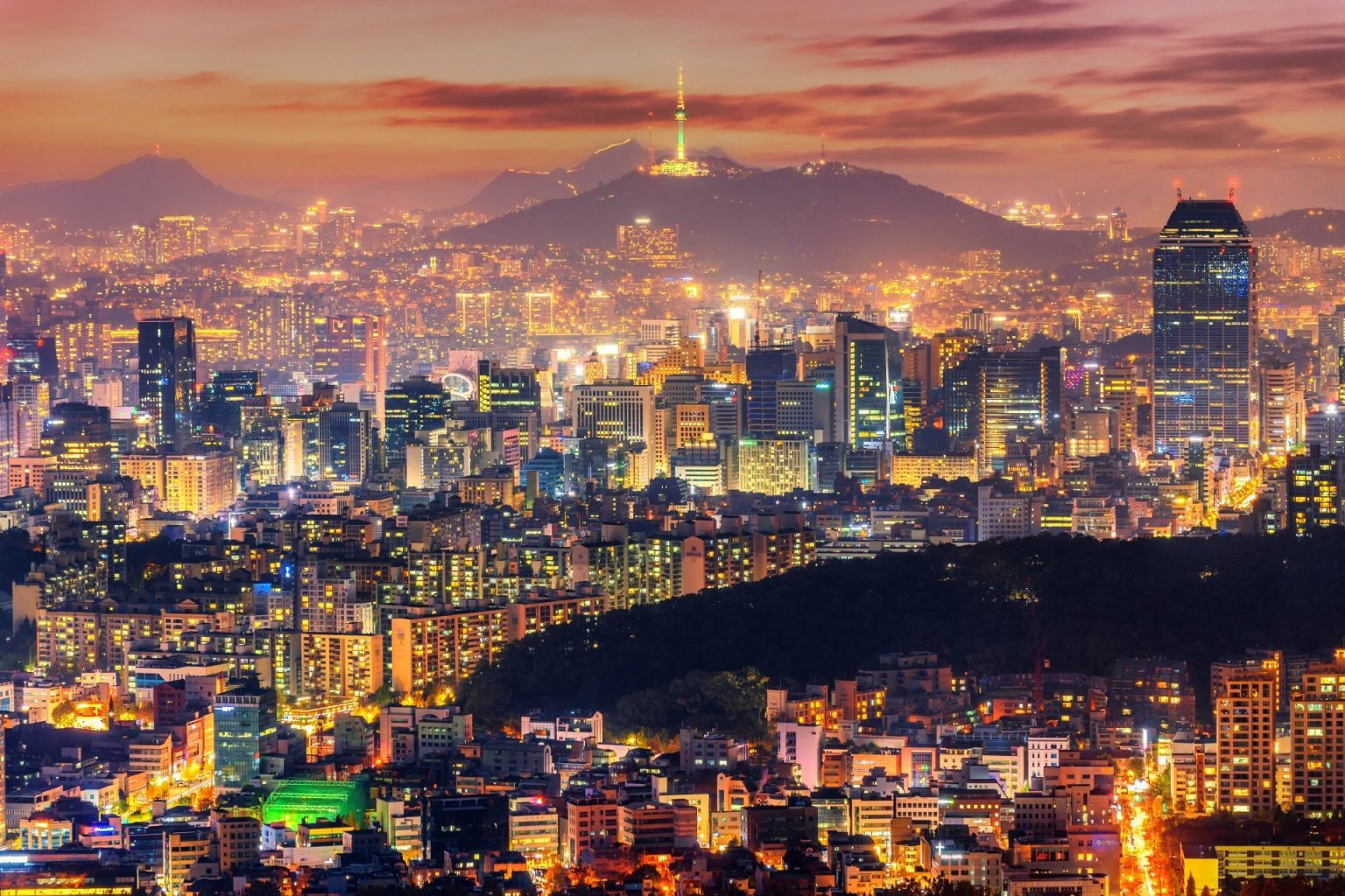 downtown-skyline-of-seoul-south-korea-with-seoul-tower-1536x1024.jpg